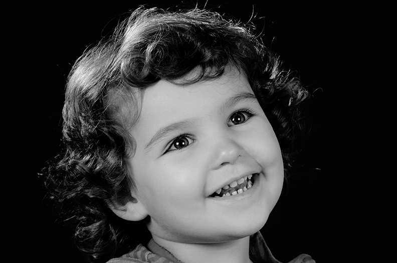 portrait d'enfant noir et blanc - photographe professionnel Doullens